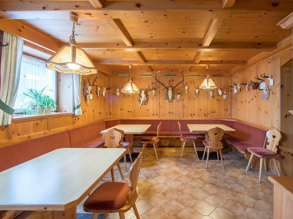 Riposo Al Bosco-Waldruhe Hotel San Vigilio Di Marebbe Exterior photo
